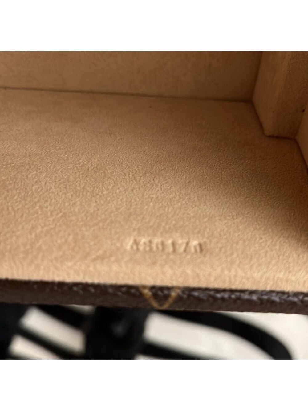Louis Vuitton Monogram 8 Montres Watch Case - Picture 13 of 15